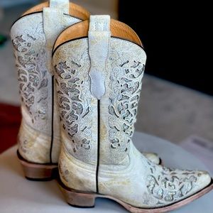 Like new Corral Girls' White Glitter Inlay Boots - Snip Toe
